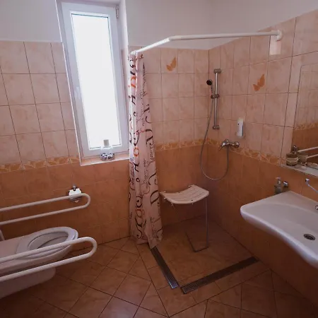 Relax Pelikan Hluboká nad Vltavou
